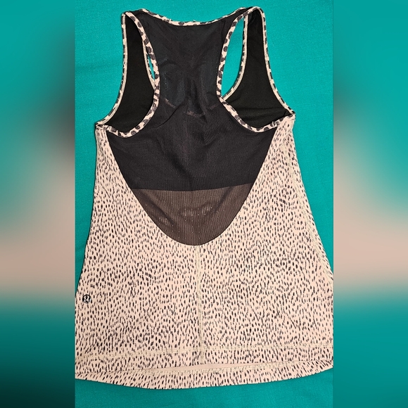 Like new LULULEMON DANCE TO YOGA TANK US 4 - Picture 13 of 17